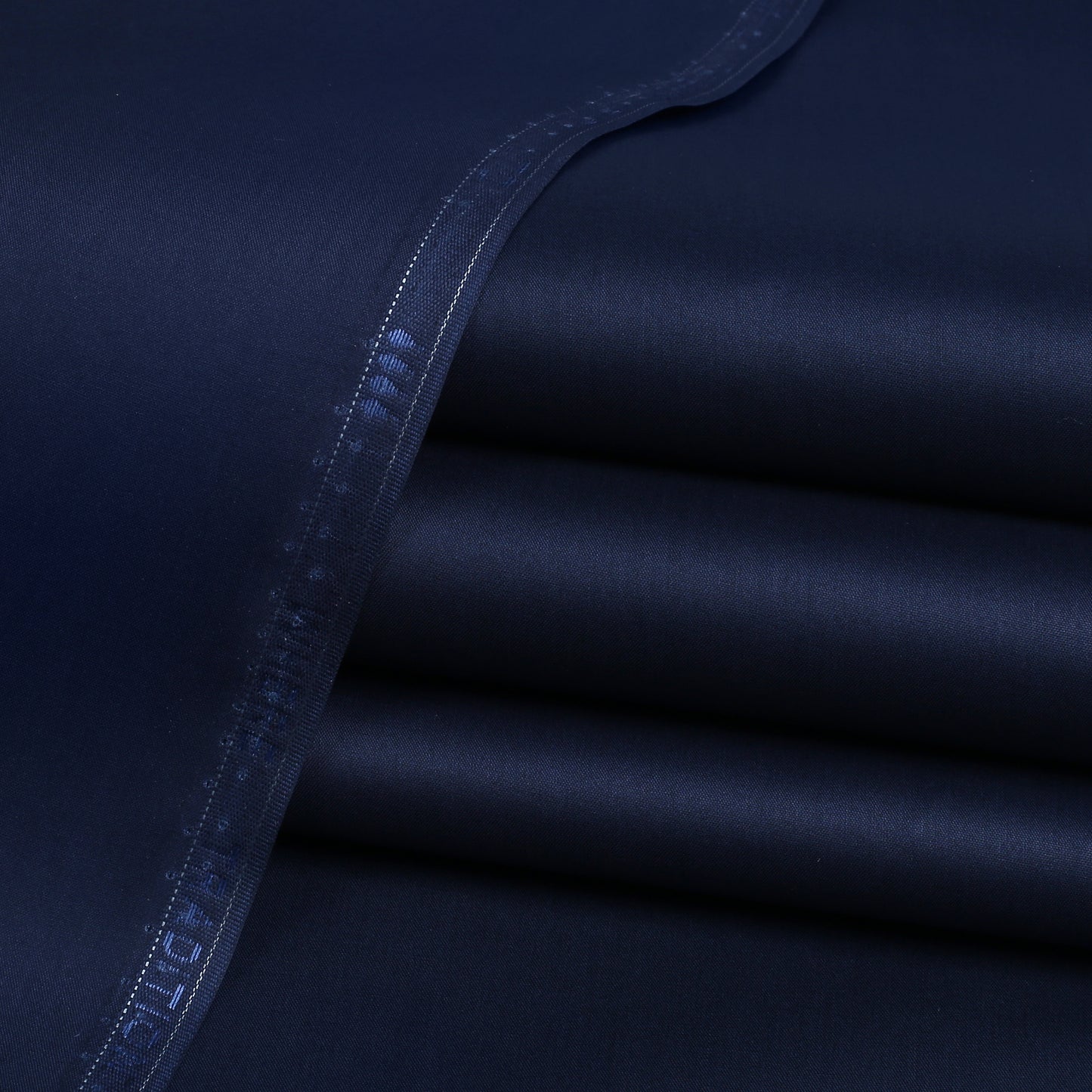 Snowberry Cotton - Semi Stiff Finish