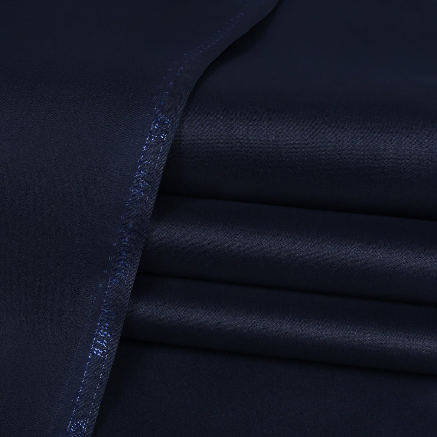 Royale Cotton - Semi Stiff Finish